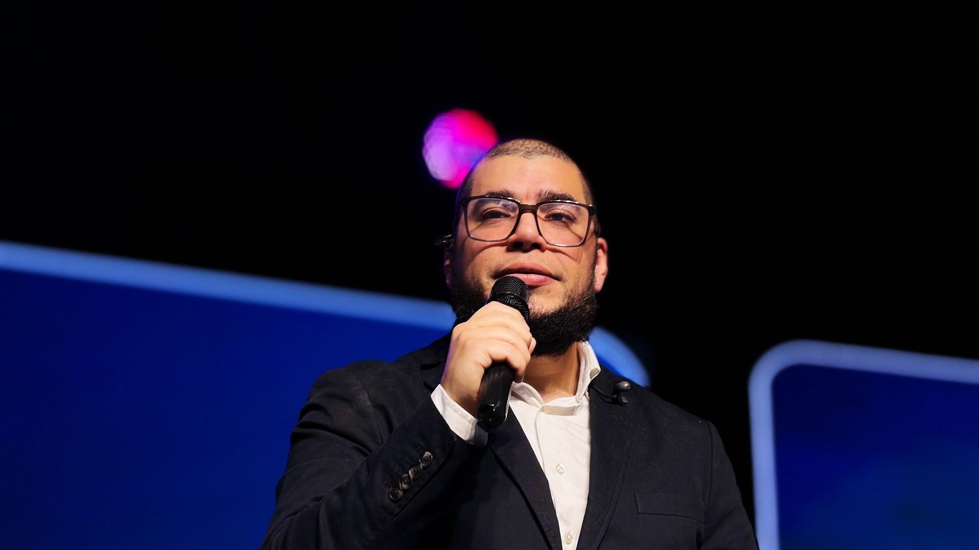 Pastor Miguel Vega